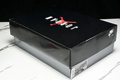 Hyperoad Air Velvet” “Bred 11 Jordan 0709